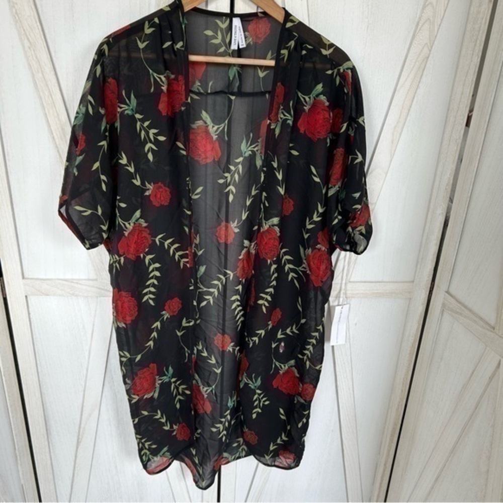 ✨NWT Live 4 Truth floral rose sheer kimonos 👘 robe cardigan